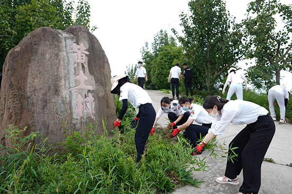 “助力鄉(xiāng)村振興，踐行艱苦奮斗” 將新員工黨性教育活動(dòng)搬到對(duì)口幫扶村2.jpg